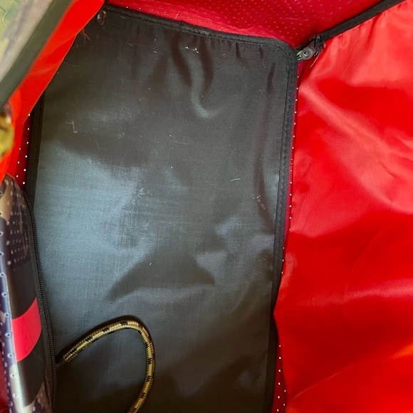 Camo Tote with attached purse pocket - Picture 4 of 7